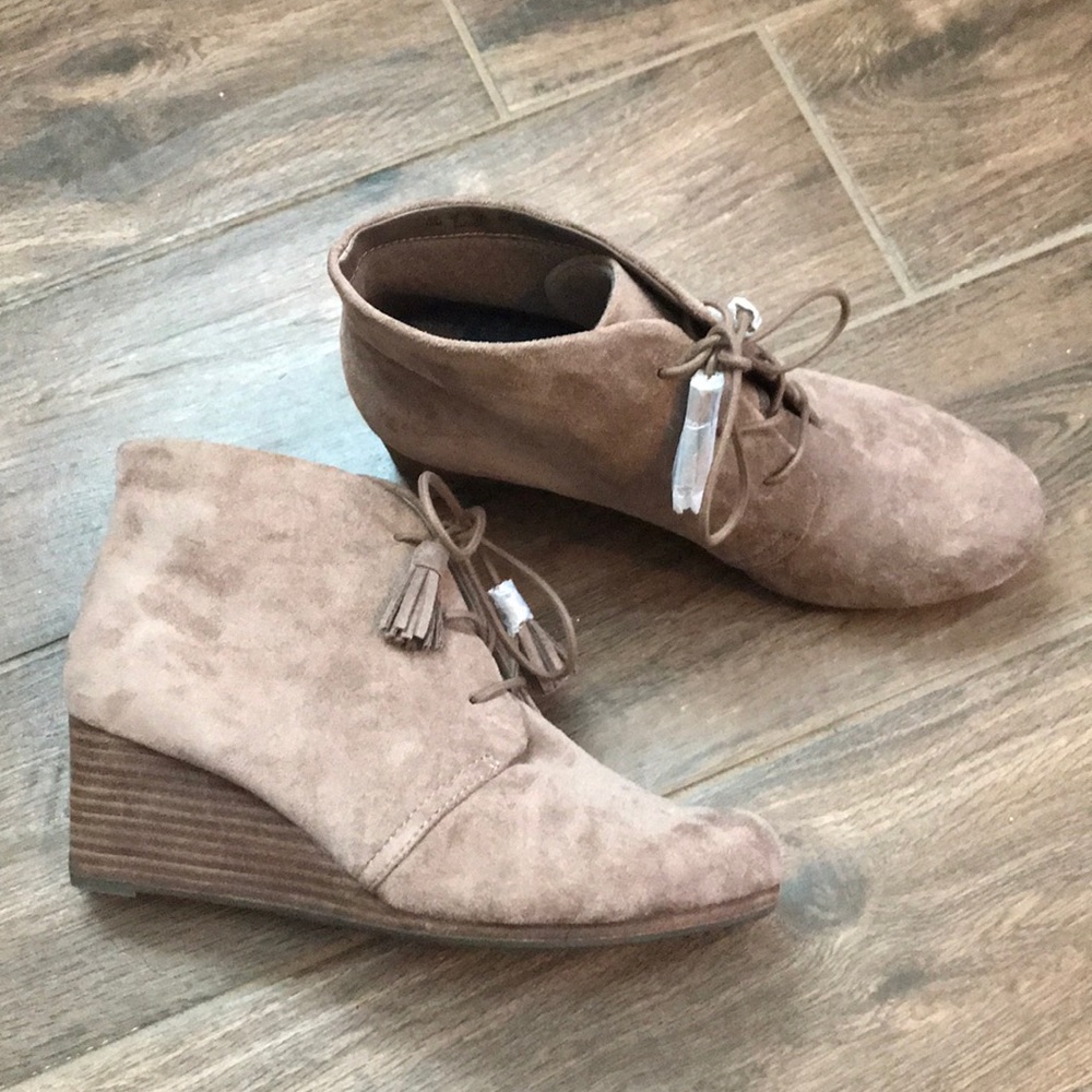 Taupe Wedges - New!